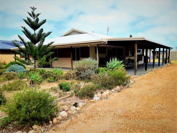 3 Chivers Concourse, Dongara WA 6525, Dongara - Image 1