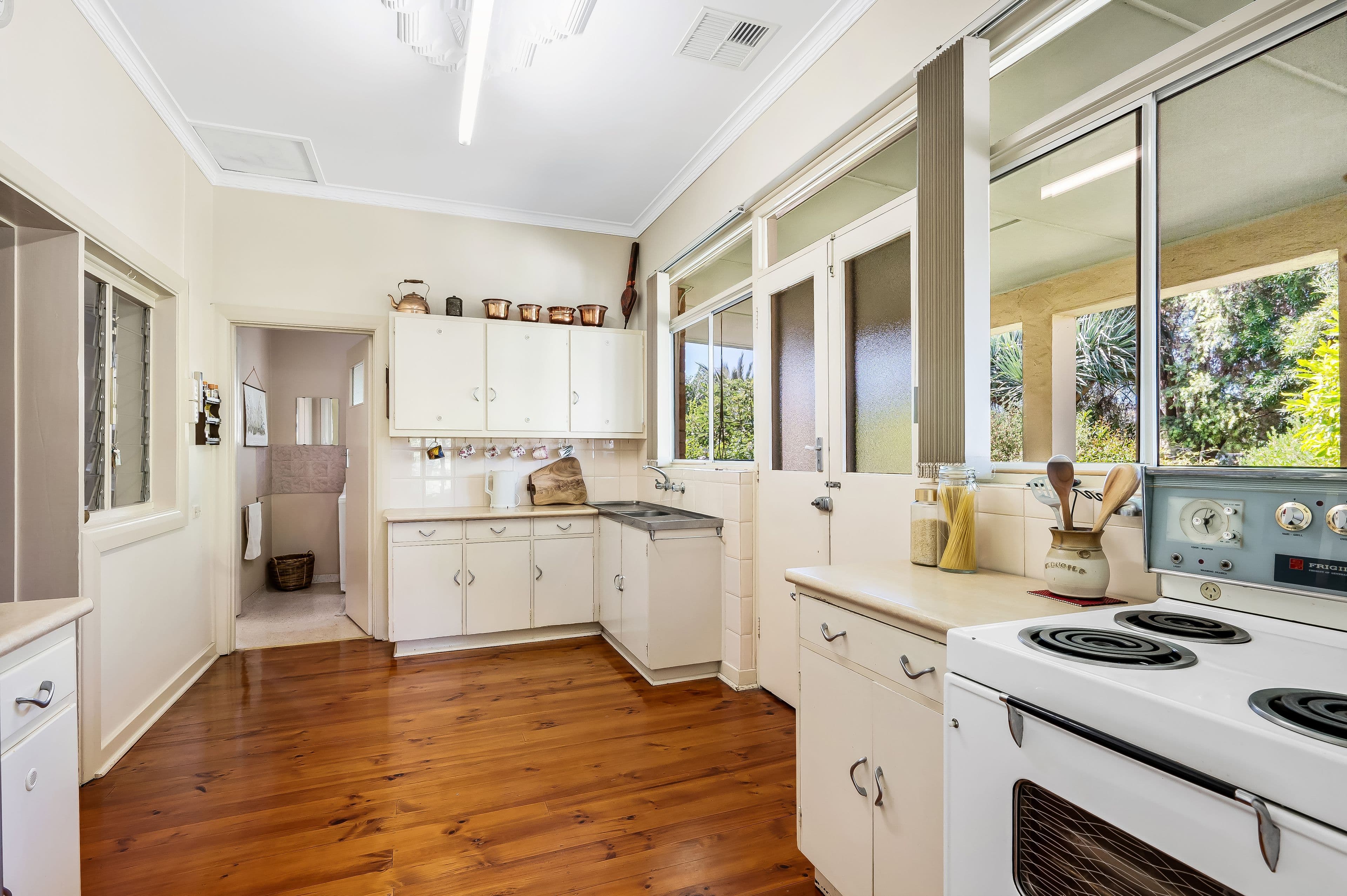 10 Heading Avenue, Campbelltown SA 5074, Campbelltown - Thumbnail 4