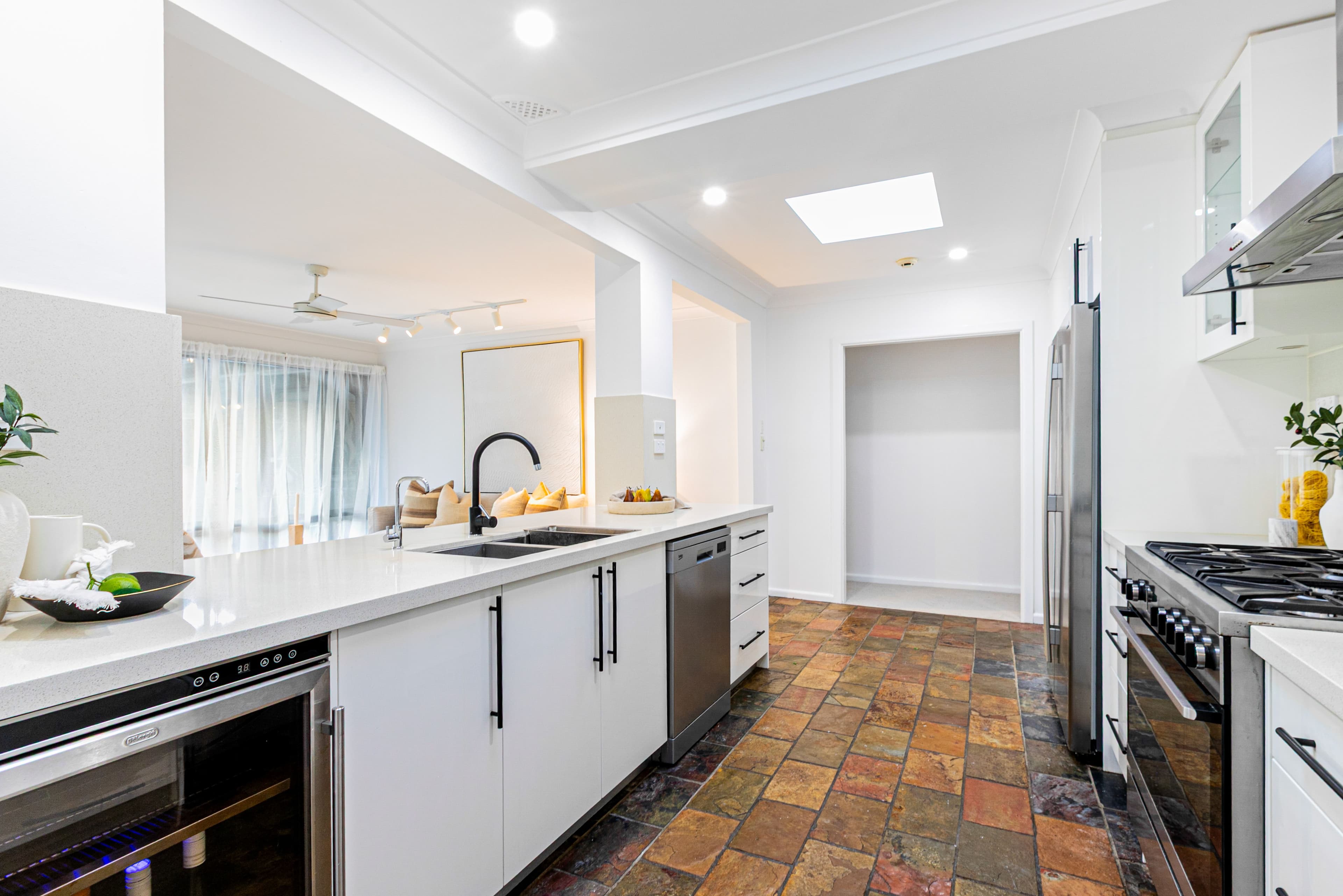 7 Becky Avenue, North Rocks NSW 2151, North Rocks - Thumbnail 2