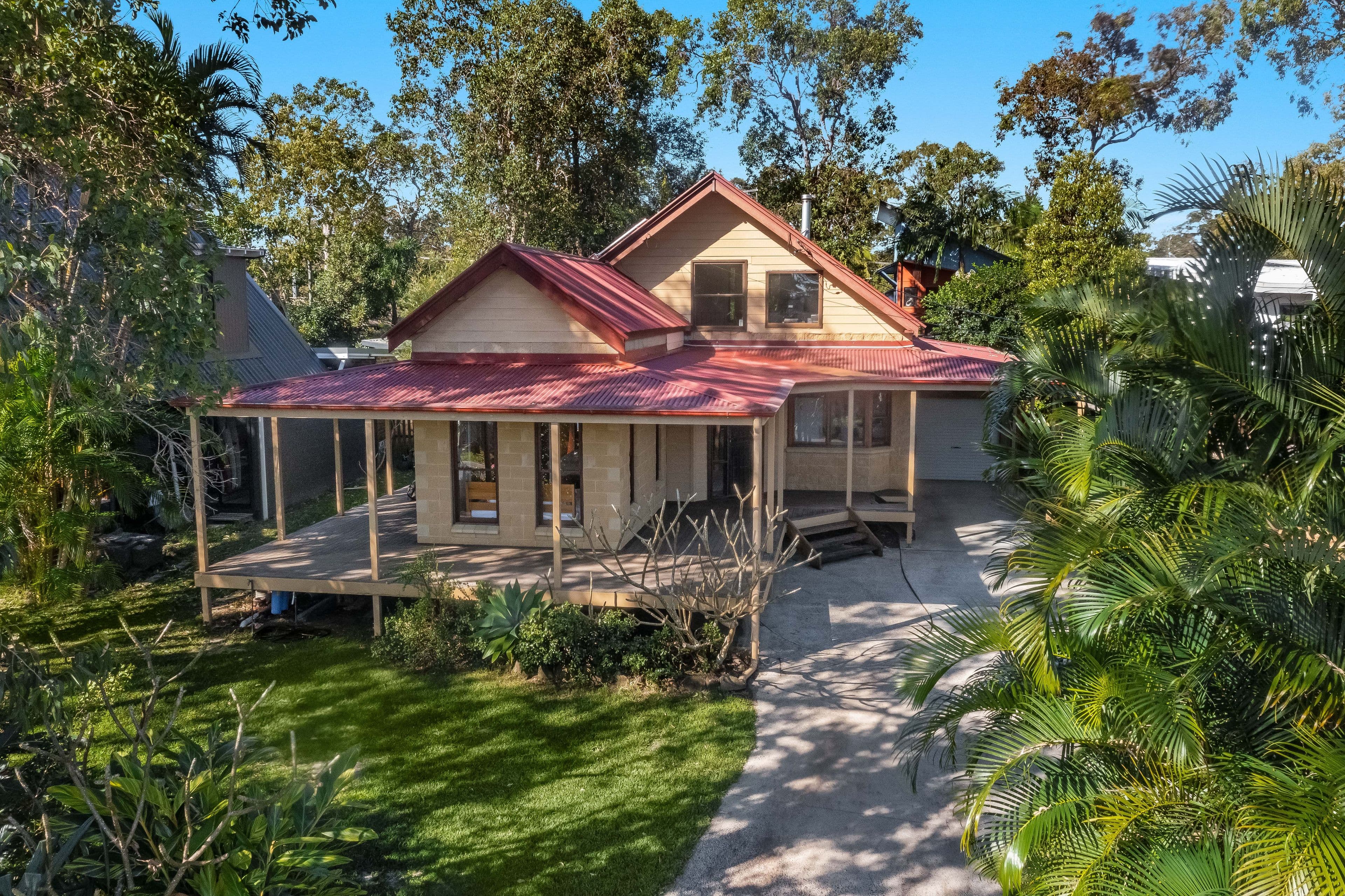 8 Clovis Avenue, Clyde North - Thumbnail 2