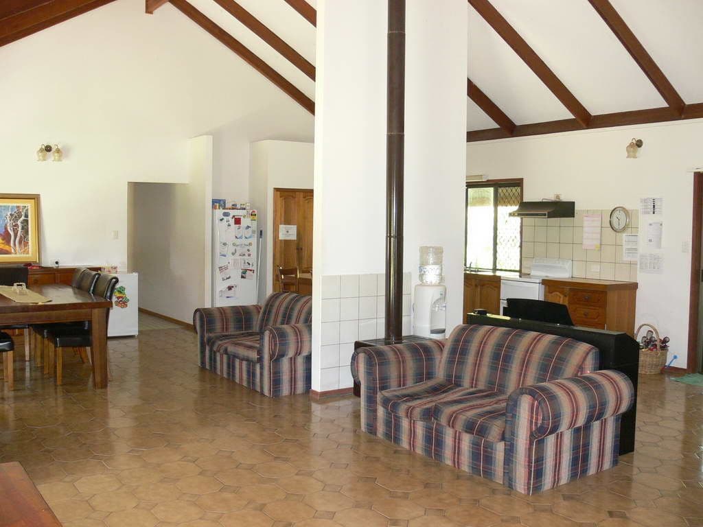 272 Esk Hampton Road, ESK QLD 4312, Esk - Thumbnail 2