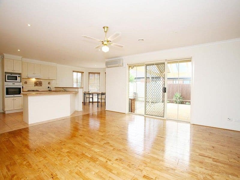 3 Osmington Circuit, NARRE WARREN SOUTH VIC 3805, Narre Warren South - Thumbnail 2
