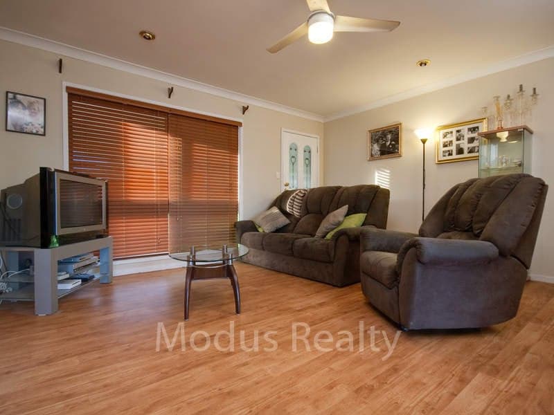 70 Belinda Crescent, Springwood - Thumbnail 3