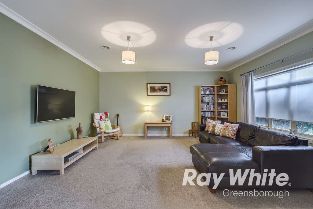 24 Sugarloaf Rise, Doreen VIC 3754, Doreen - Thumbnail 2
