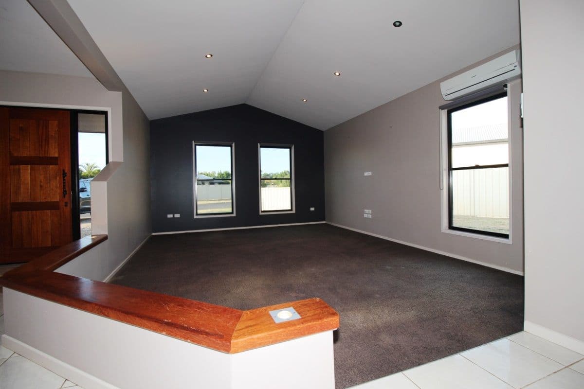 29 Joel Ernest Drive, Emerald QLD 4720, Emerald - Thumbnail 5