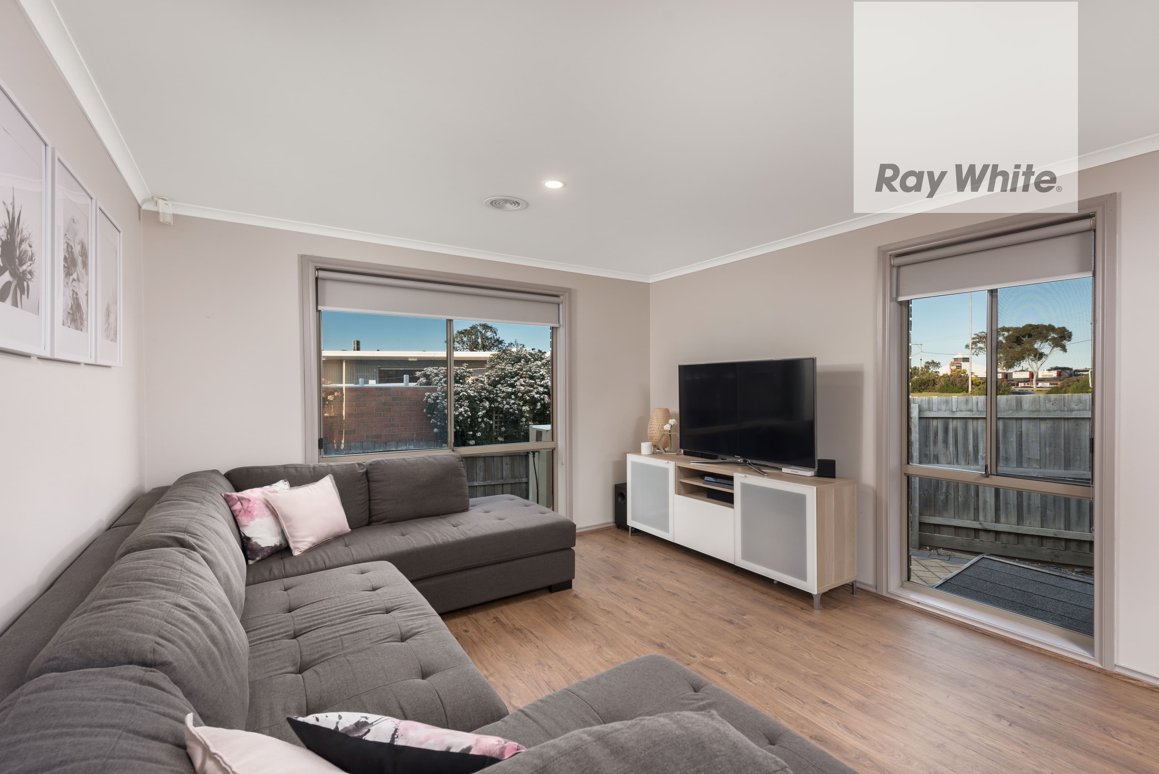 33 Allwyn Crescent, Mill Park VIC 3082, Mill Park - Thumbnail 2
