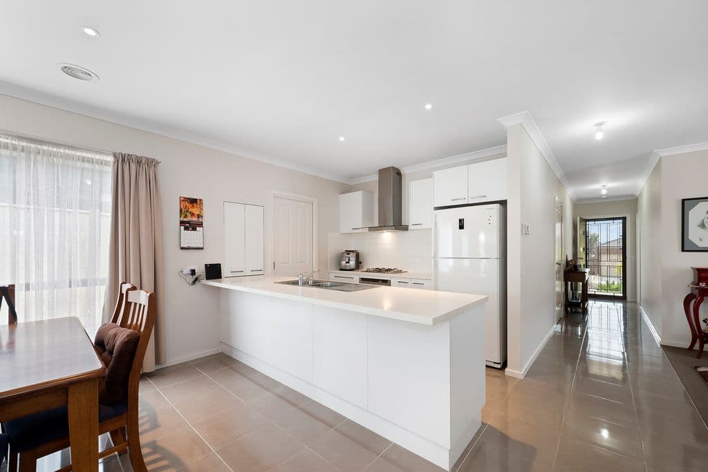11 Blue Hill Way, Wollert VIC 3750, Wollert - Thumbnail 2