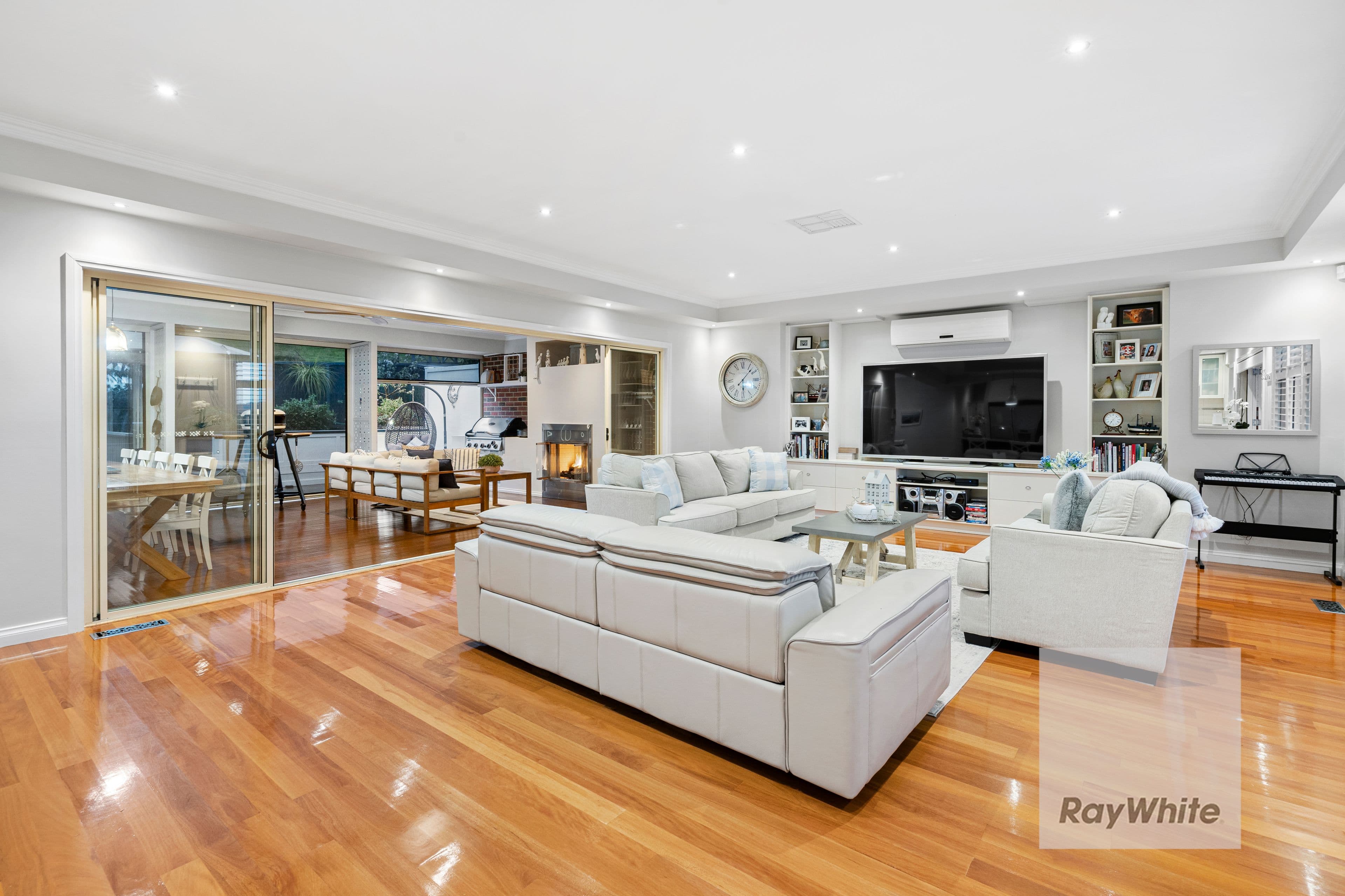 19 Thrush Street, South Morang VIC 3752, South Morang - Thumbnail 4
