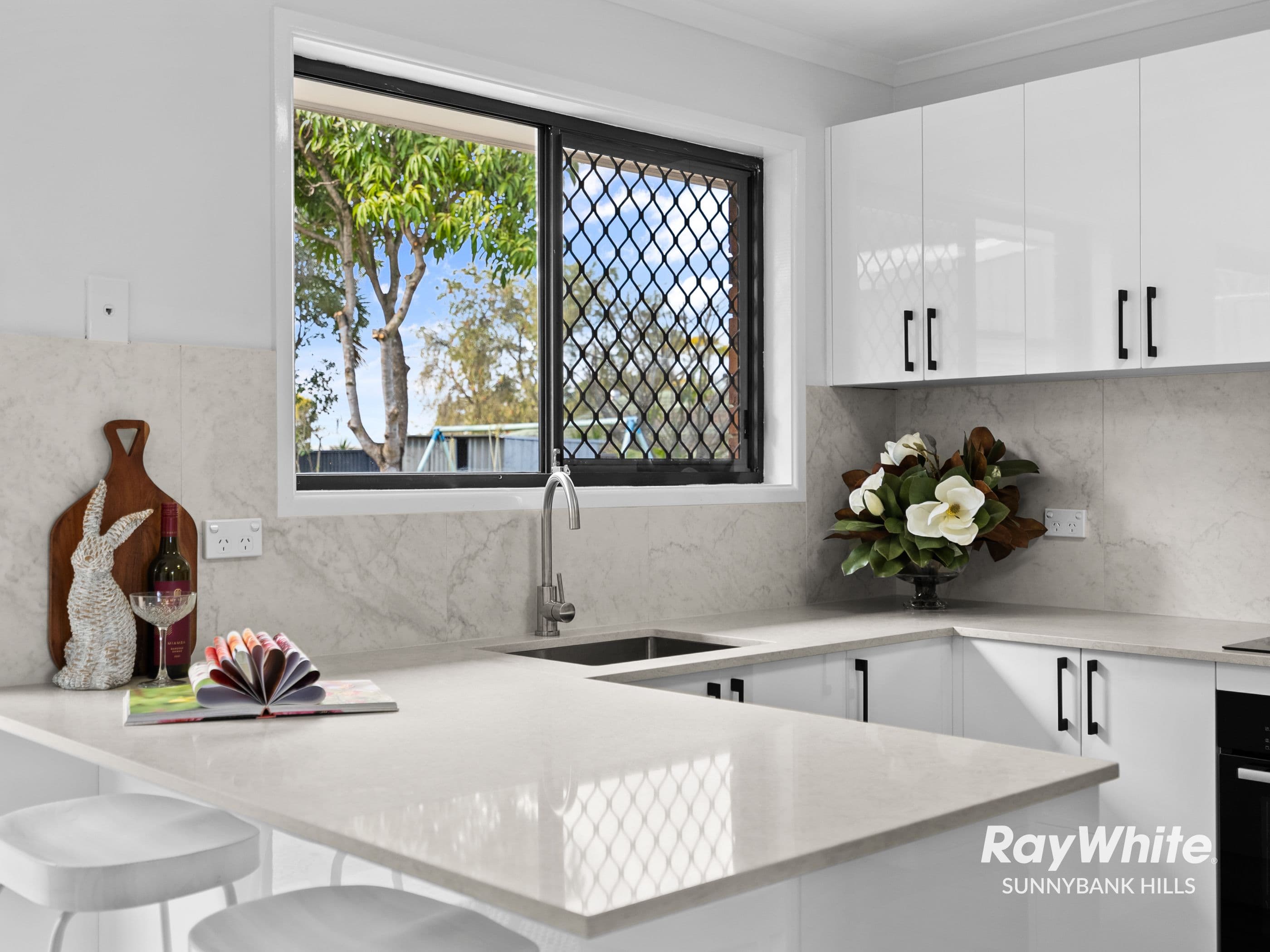 4 HIGHCREST Drive, Browns Plains QLD 4118, Browns Plains - Thumbnail 5