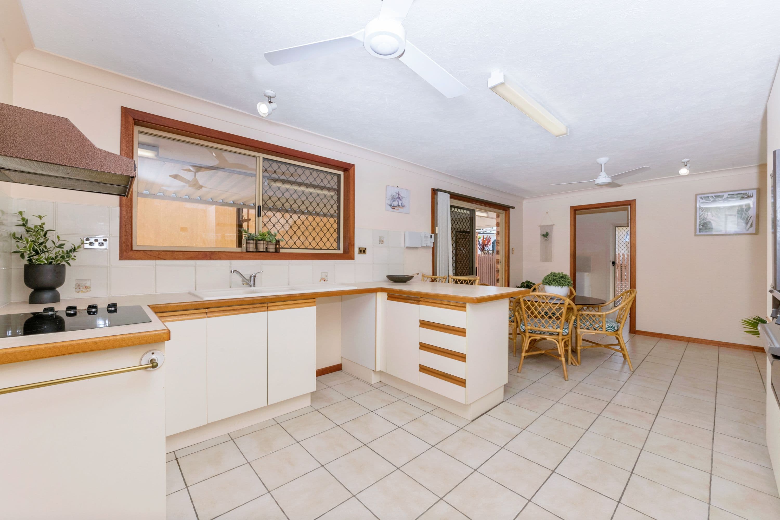 77 Joyce Street, Kirwan QLD 4817, Kirwan - Thumbnail 2
