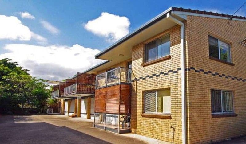 32 Beatrice Street, GREENSLOPES QLD 4120, Greenslopes - Image 1