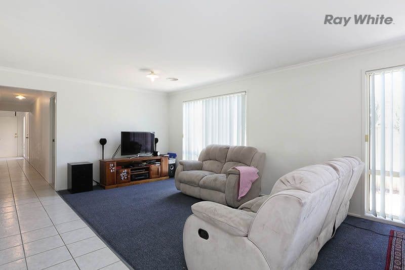 4 Beveridge Court, Point Cook VIC 3030, Point Cook - Thumbnail 2