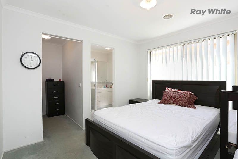 4 Beveridge Court, Point Cook VIC 3030, Point Cook - Thumbnail 4