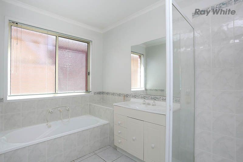 4 Beveridge Court, Point Cook VIC 3030, Point Cook - Thumbnail 5