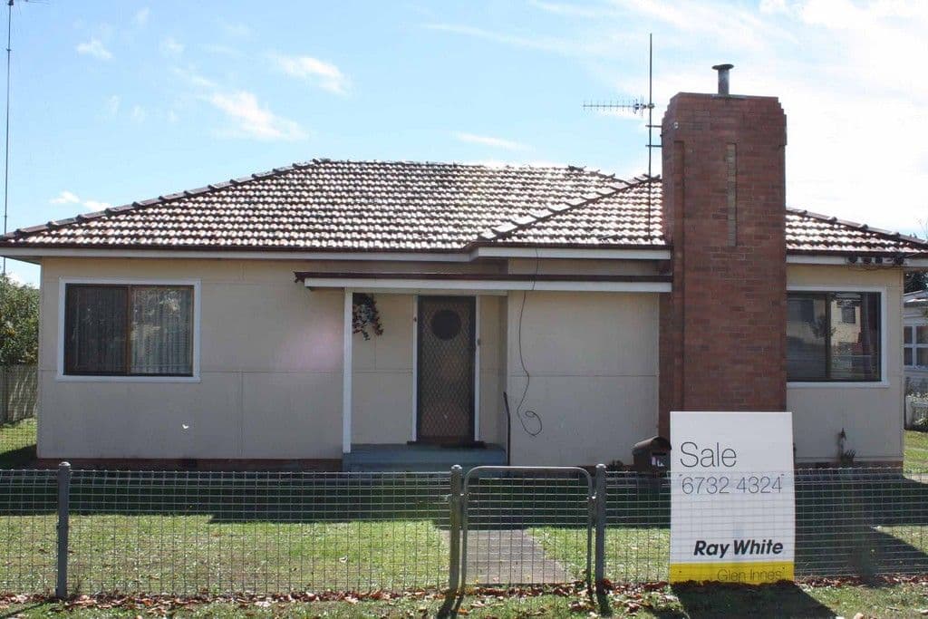 4 Hilton Street, GLEN INNES NSW 2370, Glen Innes - Image 1