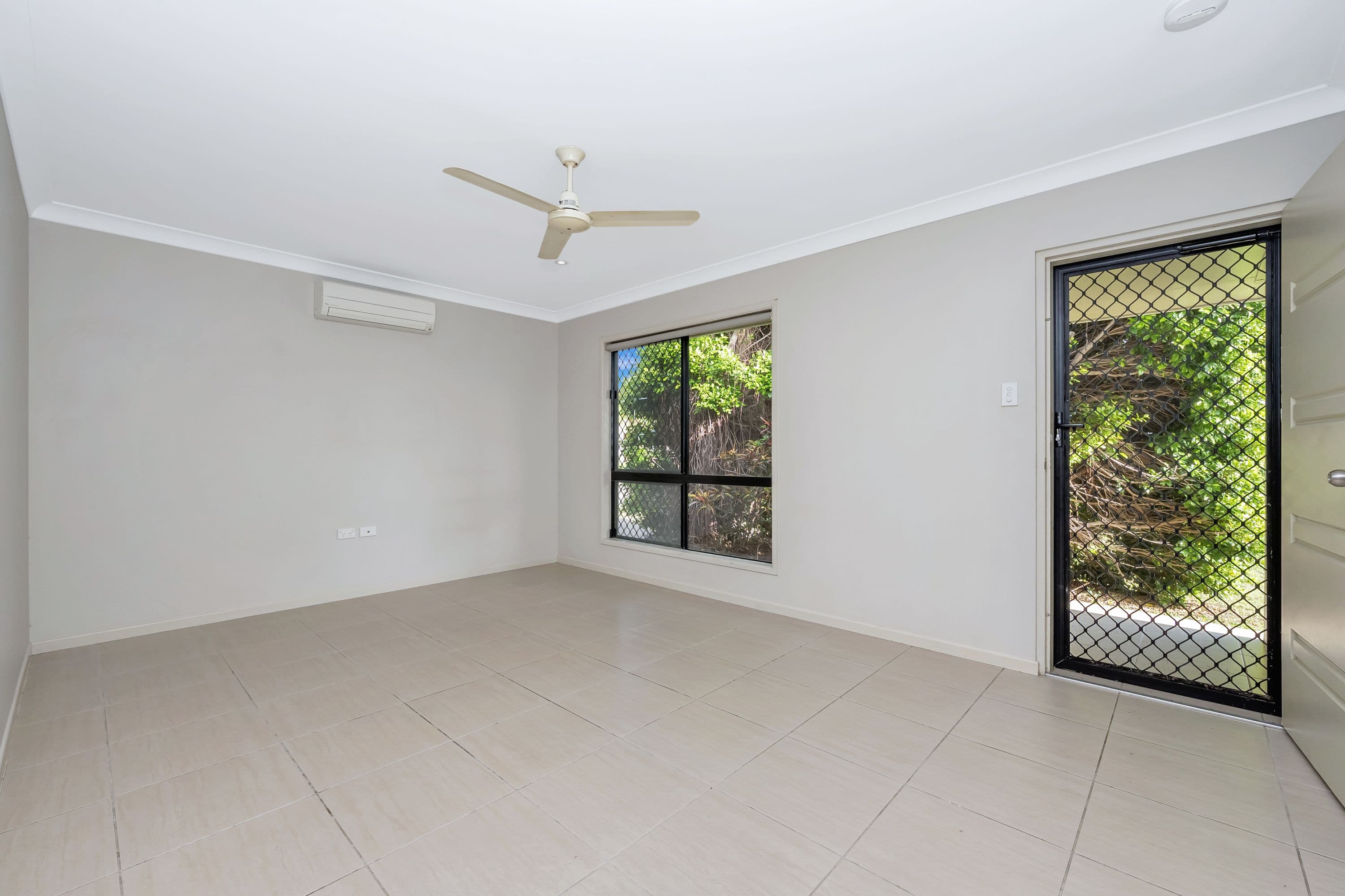 4 Henning Court, Bushland Beach QLD 4818, Bushland Beach - Thumbnail 2