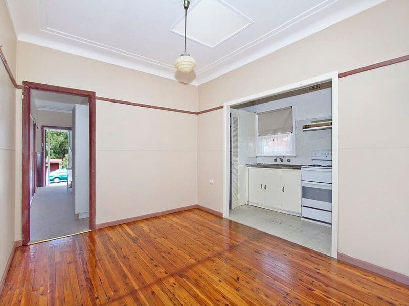 23 Oakwood Street, SUTHERLAND NSW 2232, Sutherland - Thumbnail 3