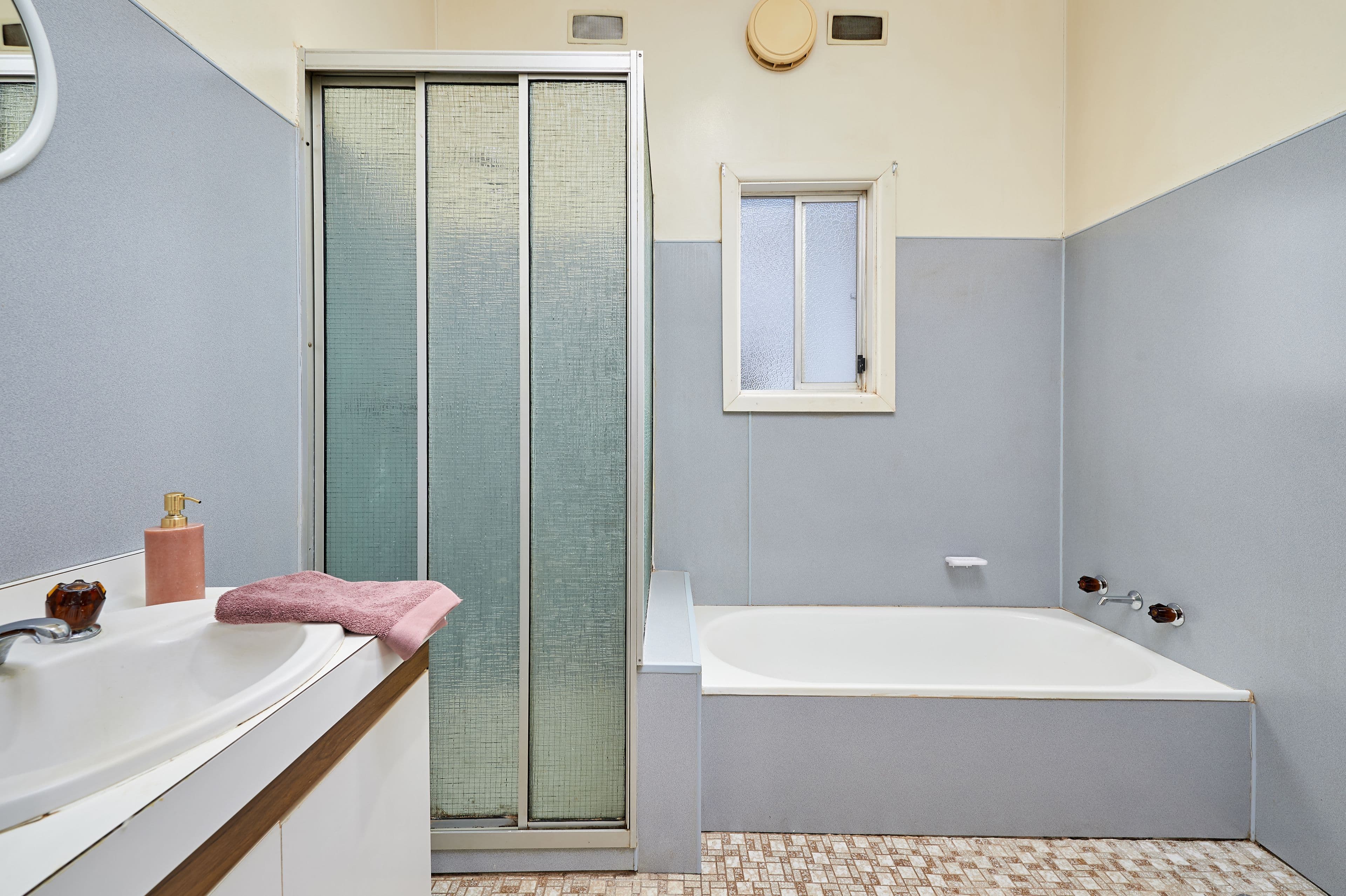 33 Gloucester Street, Junee - Thumbnail 3