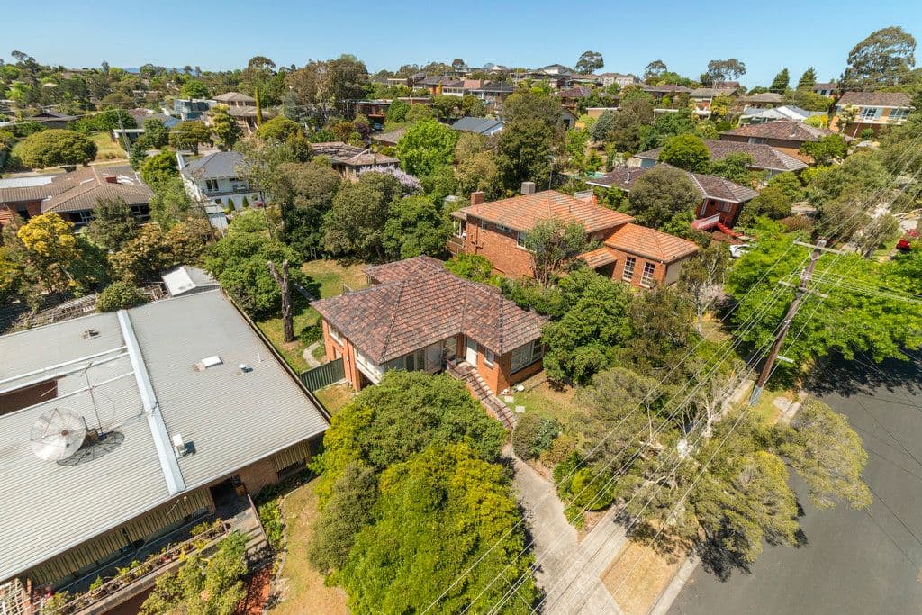 10 Howitt Drive, Templestowe Lower VIC 3107, Templestowe Lower - Thumbnail 2