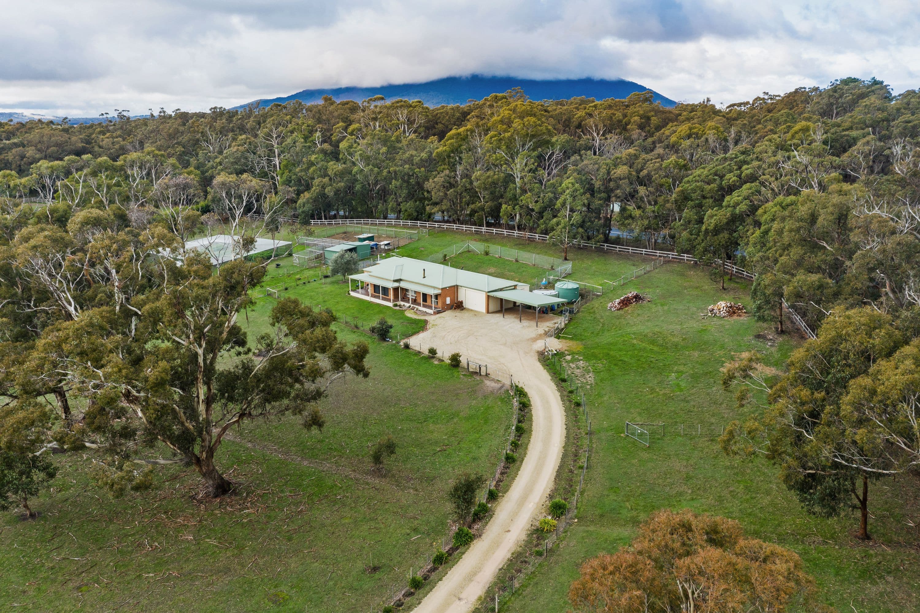 6 Greenwood Grove, Woodend VIC 3442, Woodend - Thumbnail 3