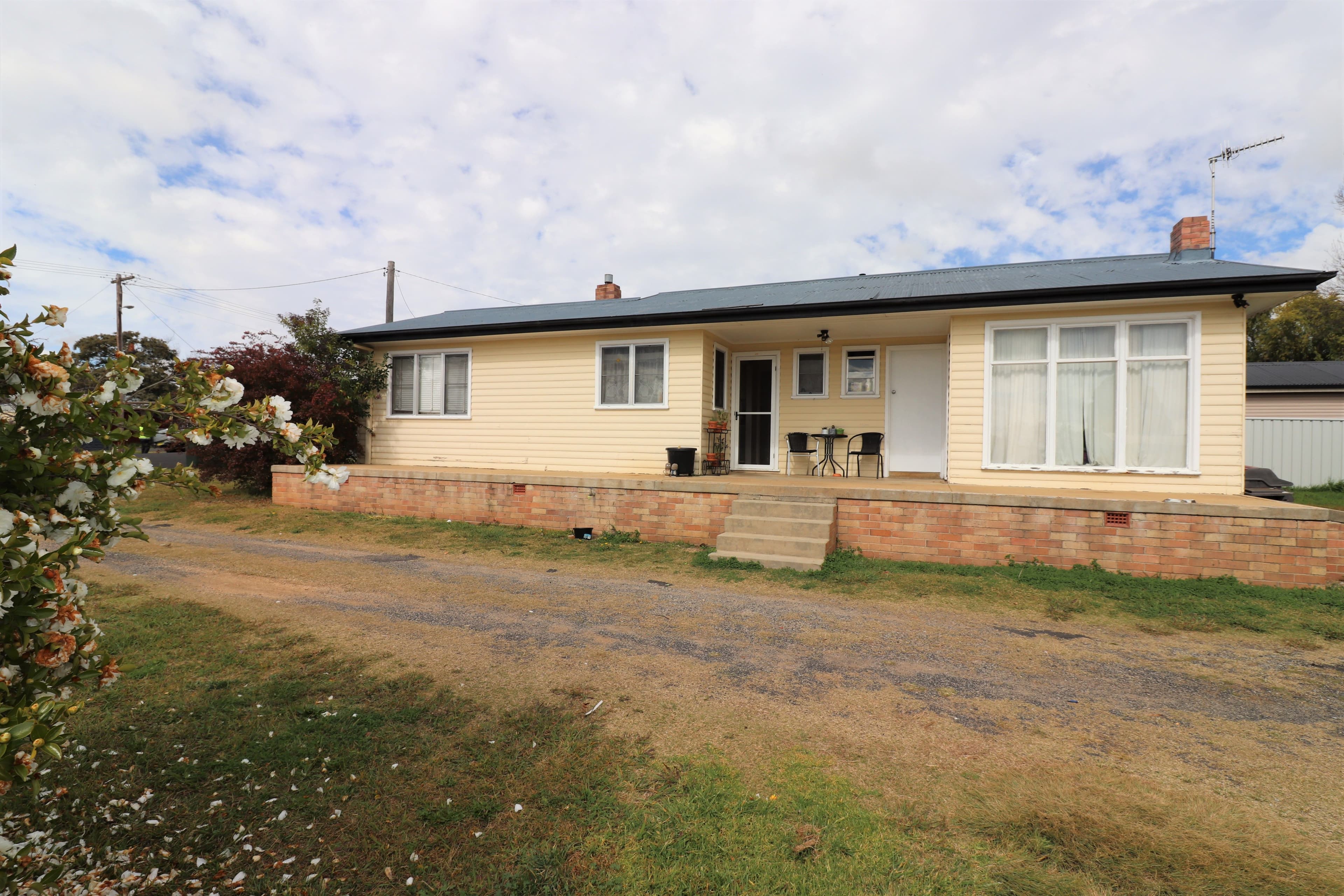16 Pitt Street, Glen Innes NSW 2370, Glen Innes - Image 1