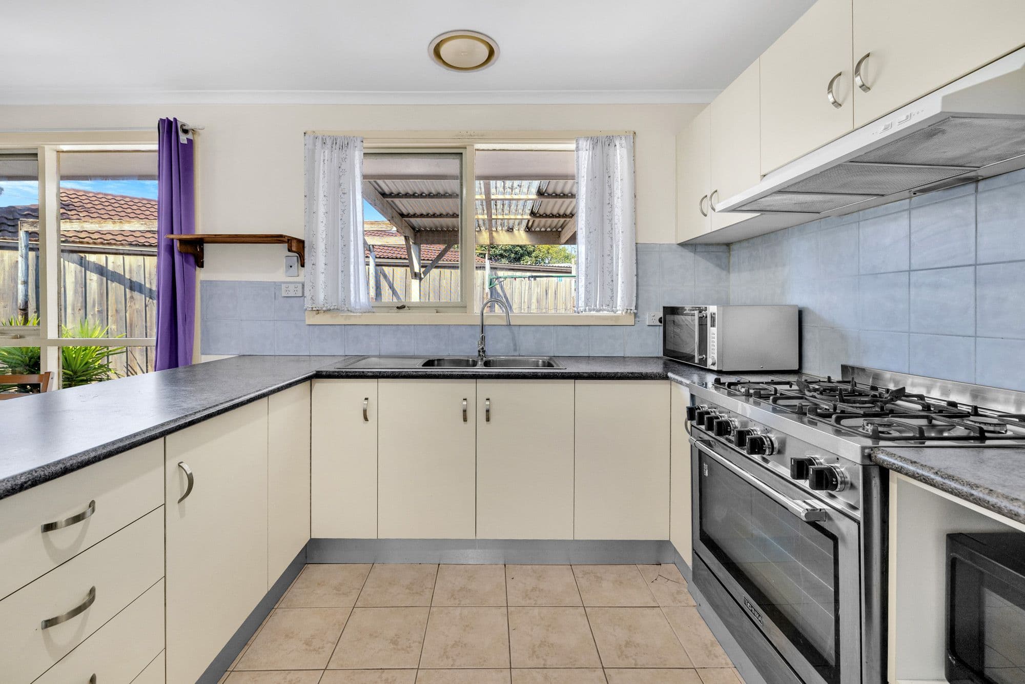 2 Tamarind Crescent, Werribee VIC 3030, Werribee - Thumbnail 5