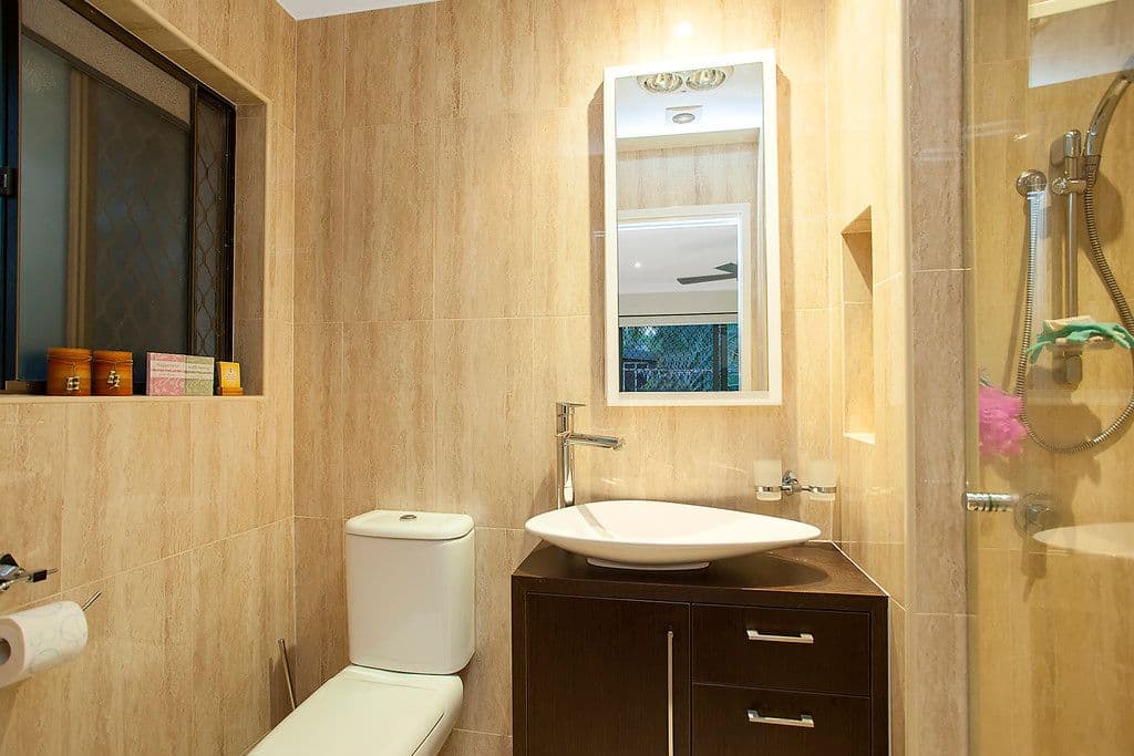 7 Walnut Street, ELANORA QLD 4221, Elanora - Thumbnail 4
