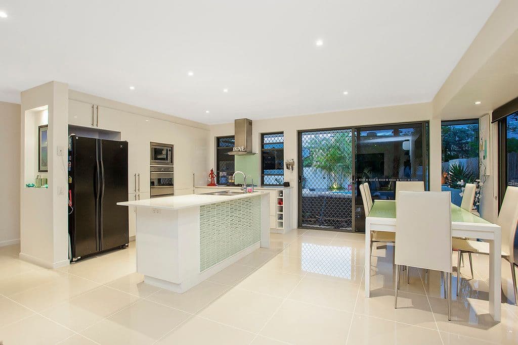 7 Walnut Street, ELANORA QLD 4221, Elanora - Thumbnail 6