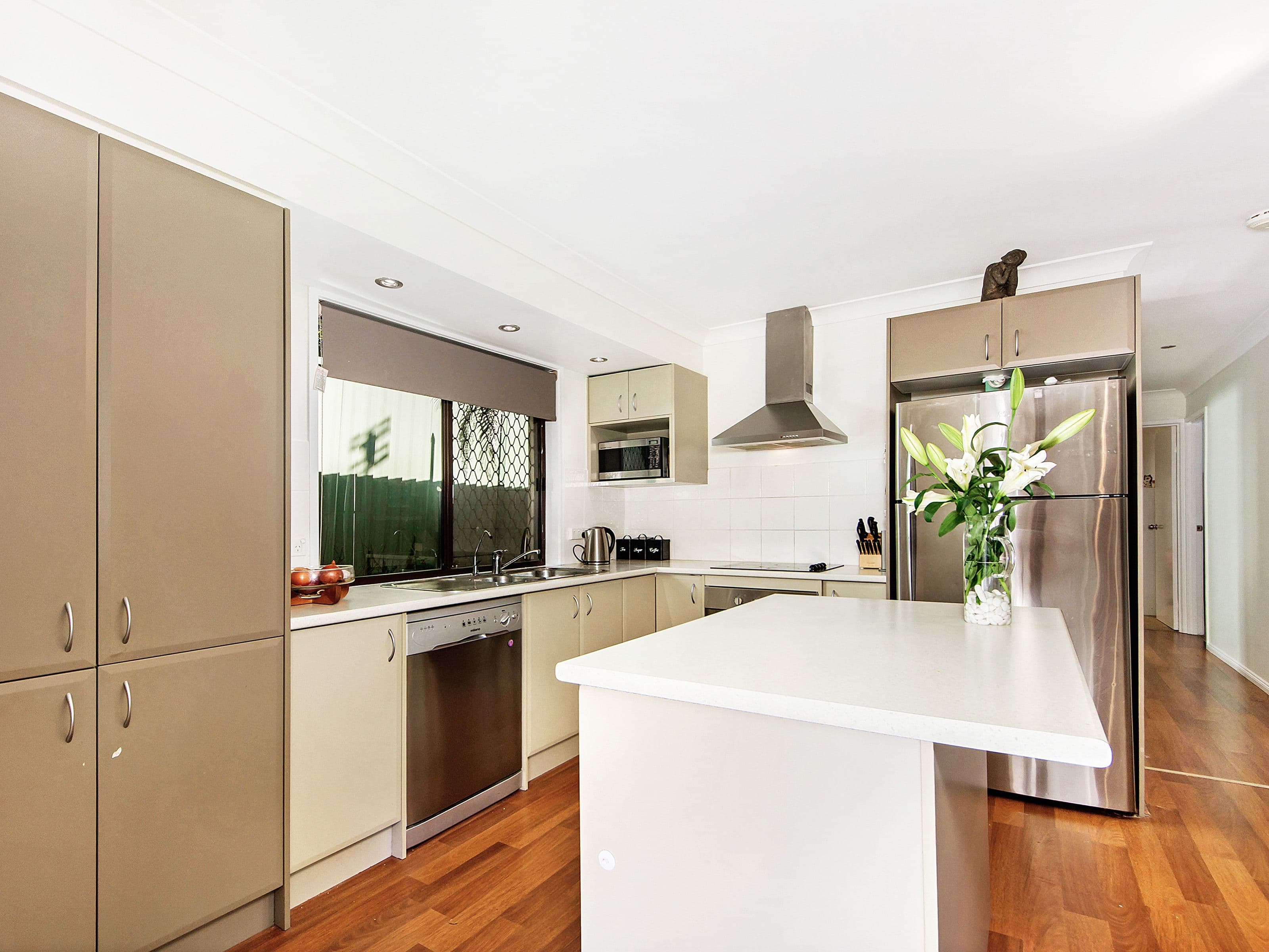 13 Angaston Avenue, Carrara QLD 4211, Carrara - Thumbnail 3