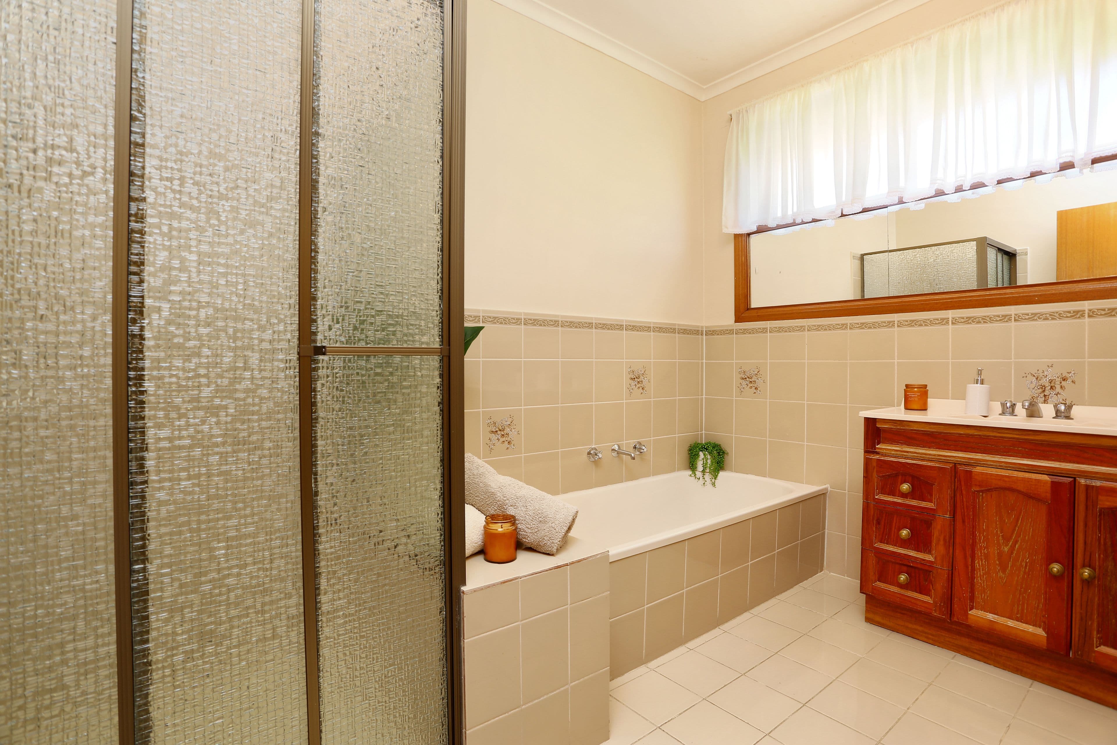28 Alvarado Avenue, Thomastown VIC 3074, Thomastown - Thumbnail 3