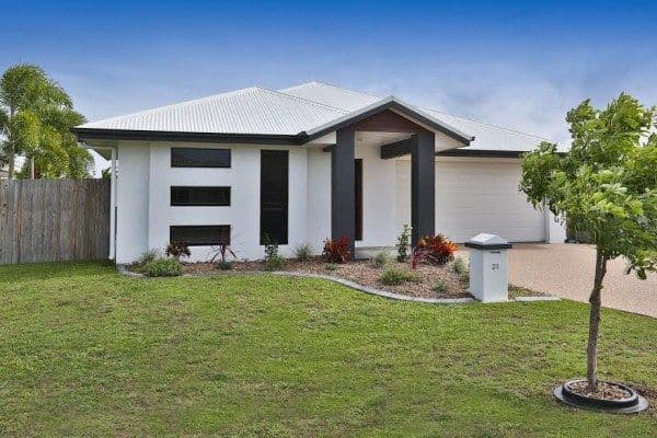 21 Ningaloo Crescent, BURDELL QLD 4818, Burdell - Image 1