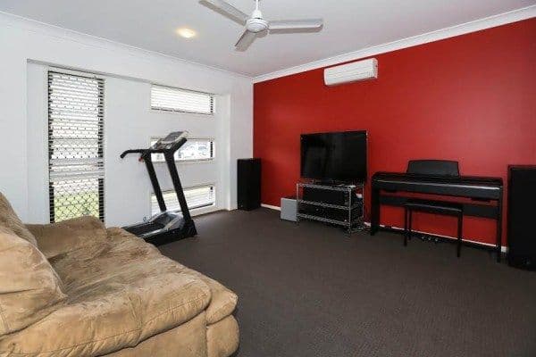 21 Ningaloo Crescent, BURDELL QLD 4818, Burdell - Thumbnail 3