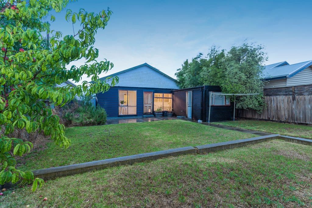 18 Crofton Street, Geelong West VIC 3218, Geelong West - Thumbnail 4