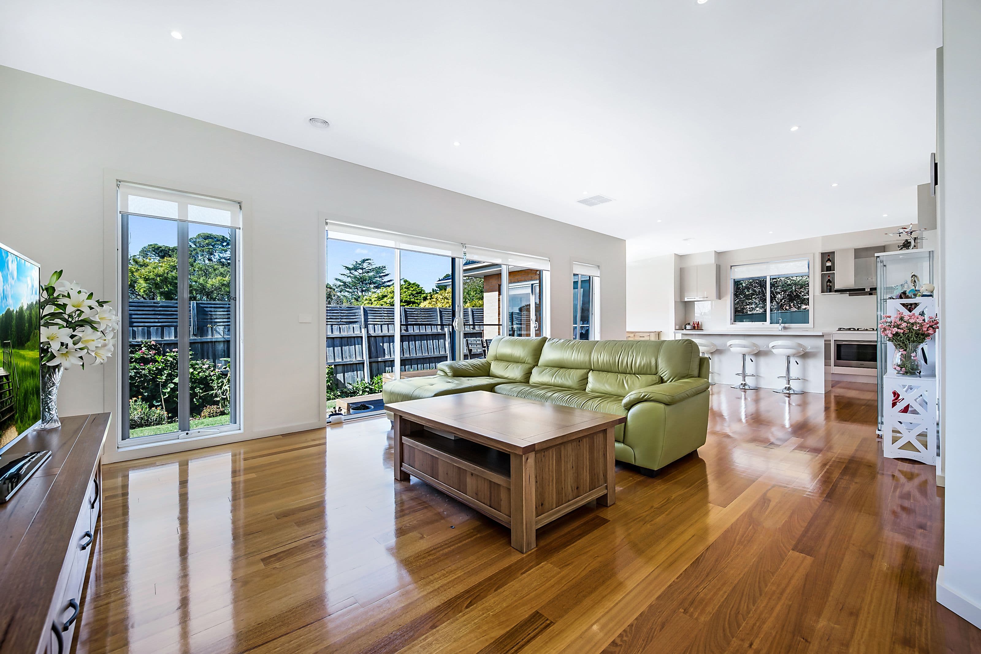 14 Savige Avenue, Mount Waverley VIC 3149, Mount Waverley - Thumbnail 2