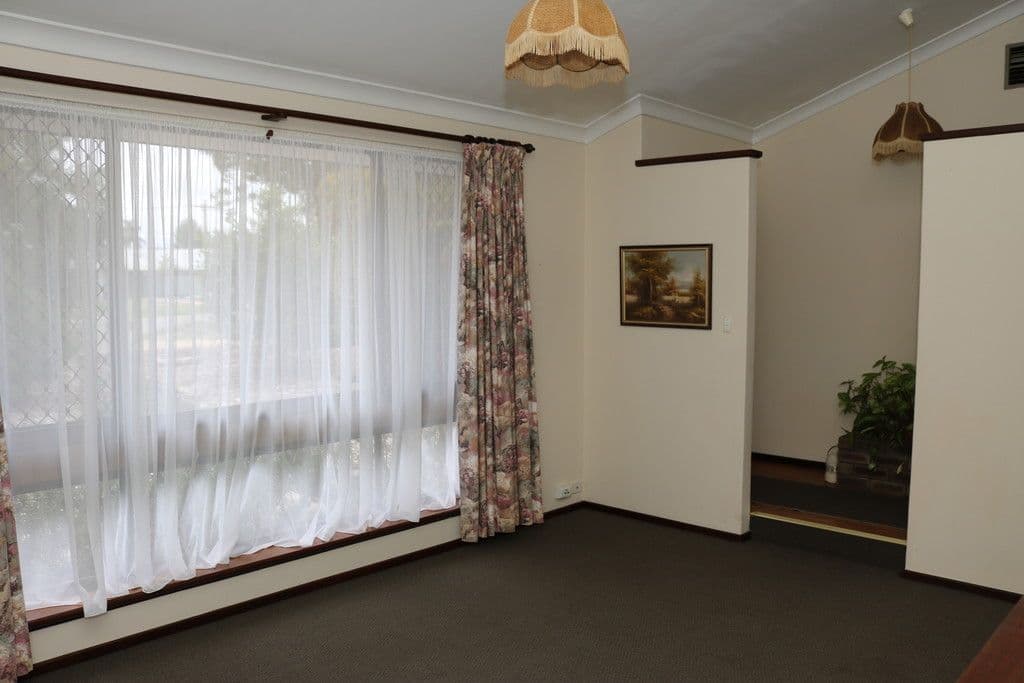 8 Minilya Court, Gosnells WA 6110, Gosnells - Thumbnail 2
