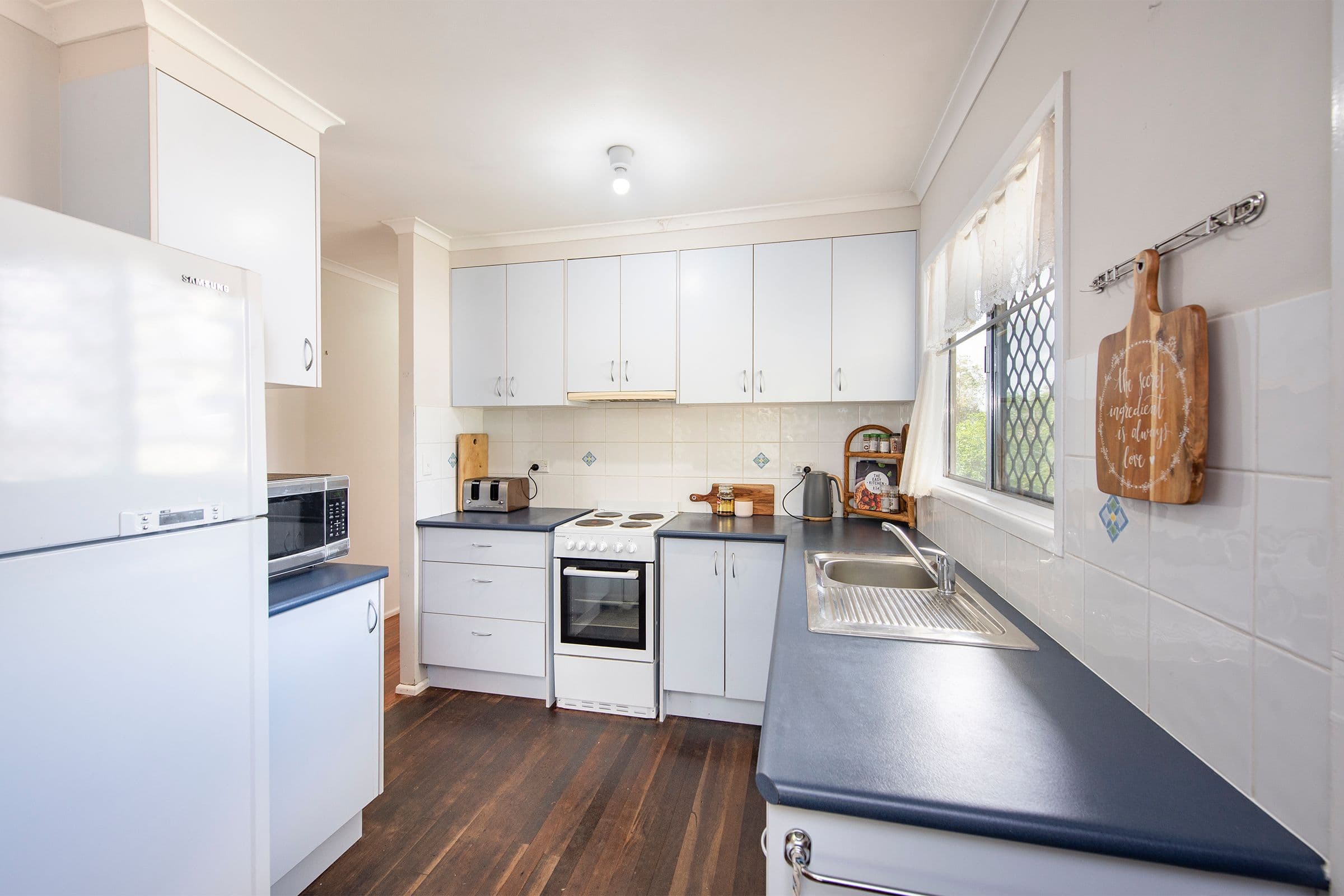 10 Poincettia Street, Kingston QLD 4114, Kingston - Thumbnail 4