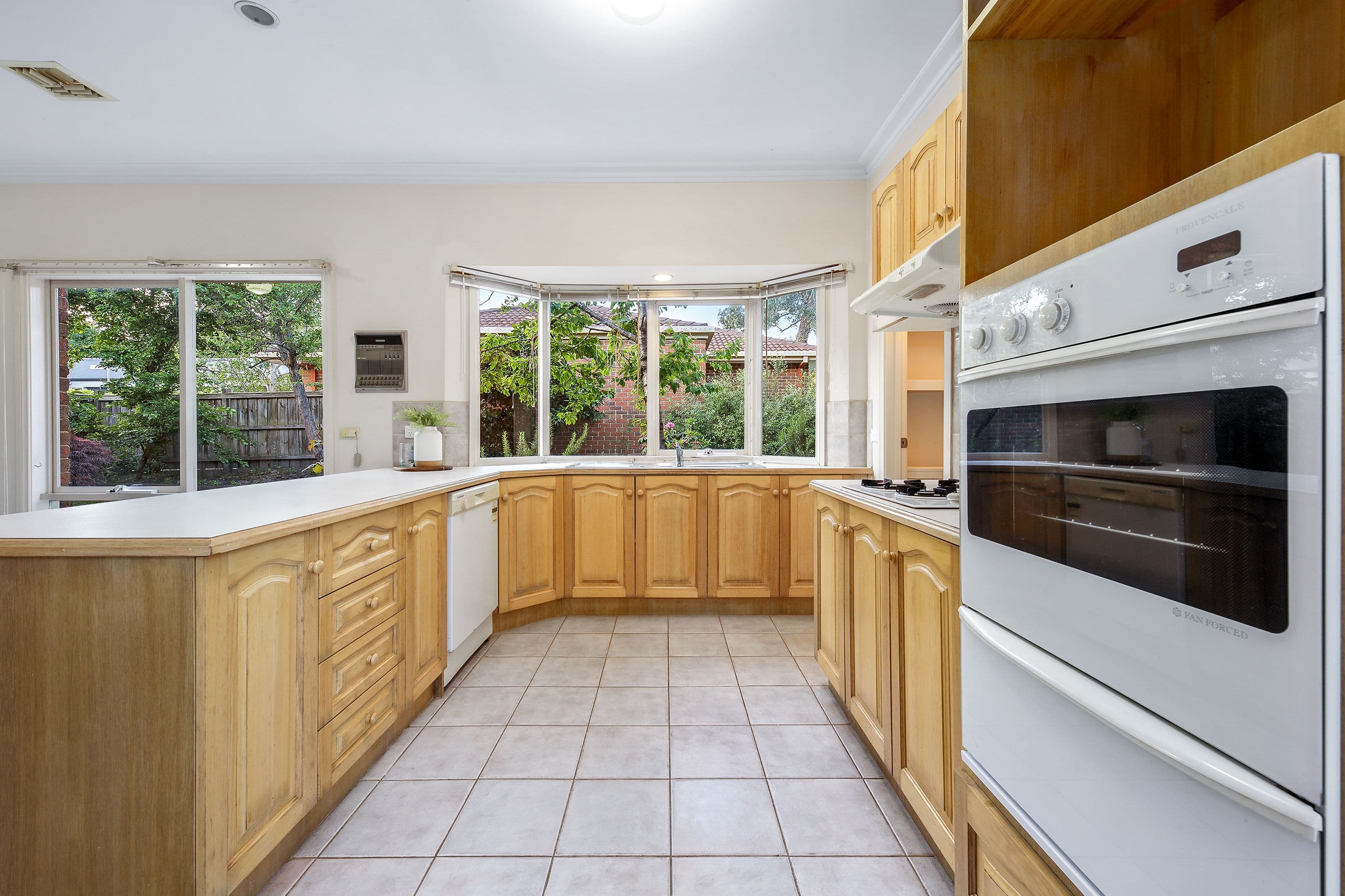 19 Campbell Street, Glen Waverley VIC 3150, Glen Waverley - Thumbnail 6
