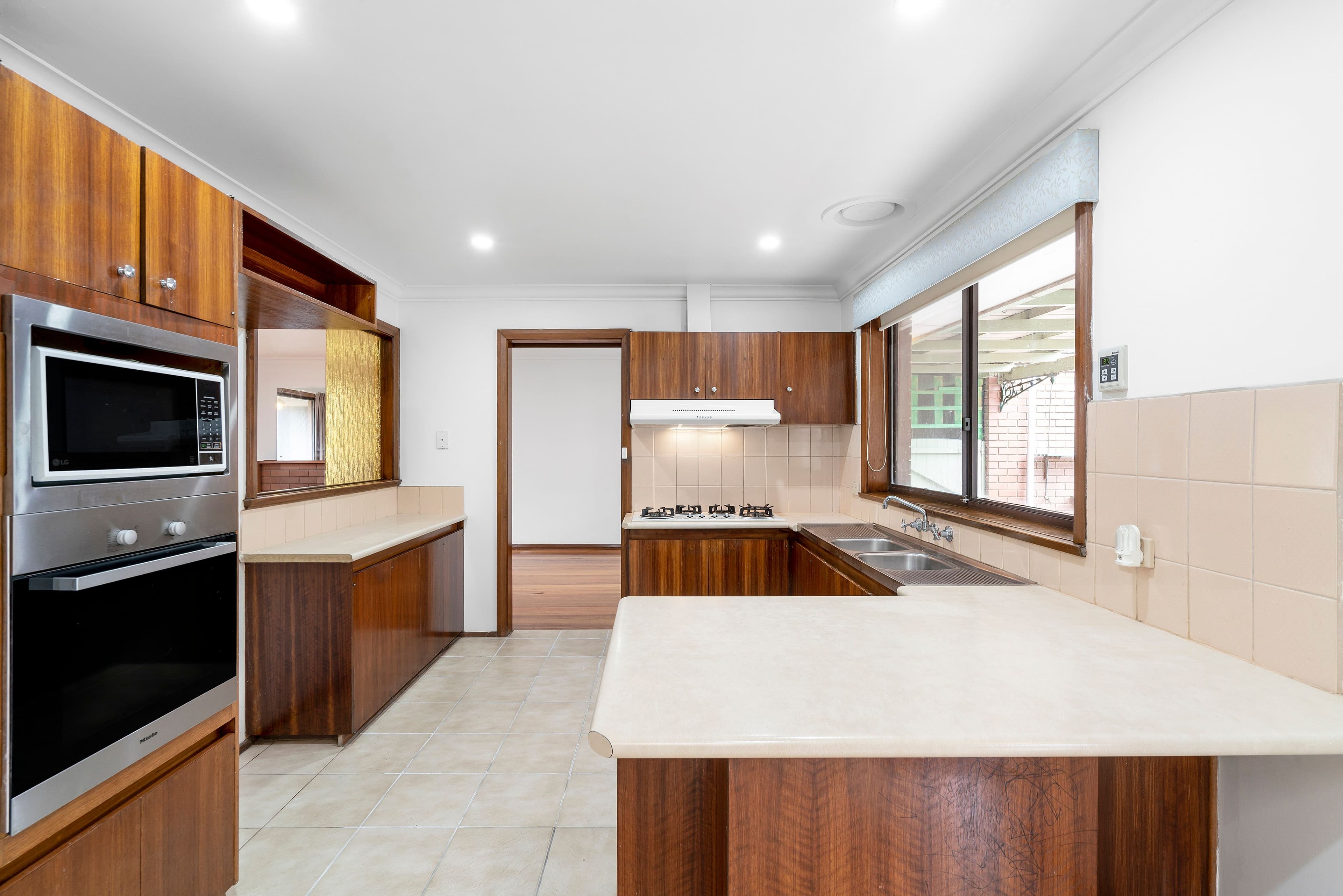 16 Vineyard Road, Sunbury VIC 3429, Sunbury - Thumbnail 3