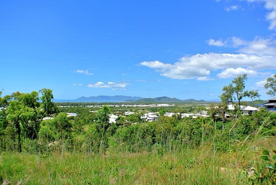 63 Goicoechea Drive, BUSHLAND BEACH QLD 4818, Bushland Beach - Thumbnail 4