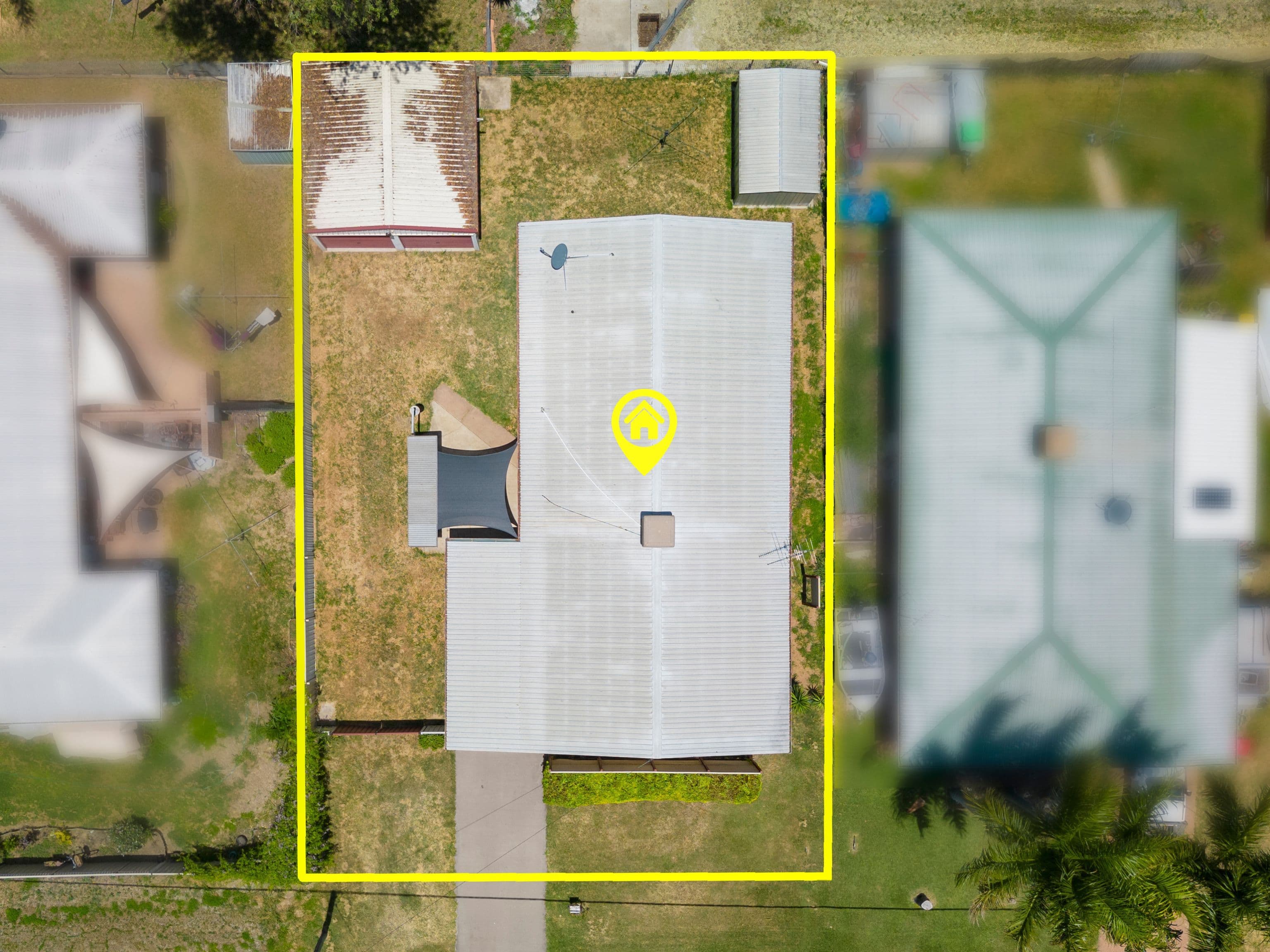 44 Colleen Avenue, Emerald QLD 4720, Emerald - Thumbnail 3