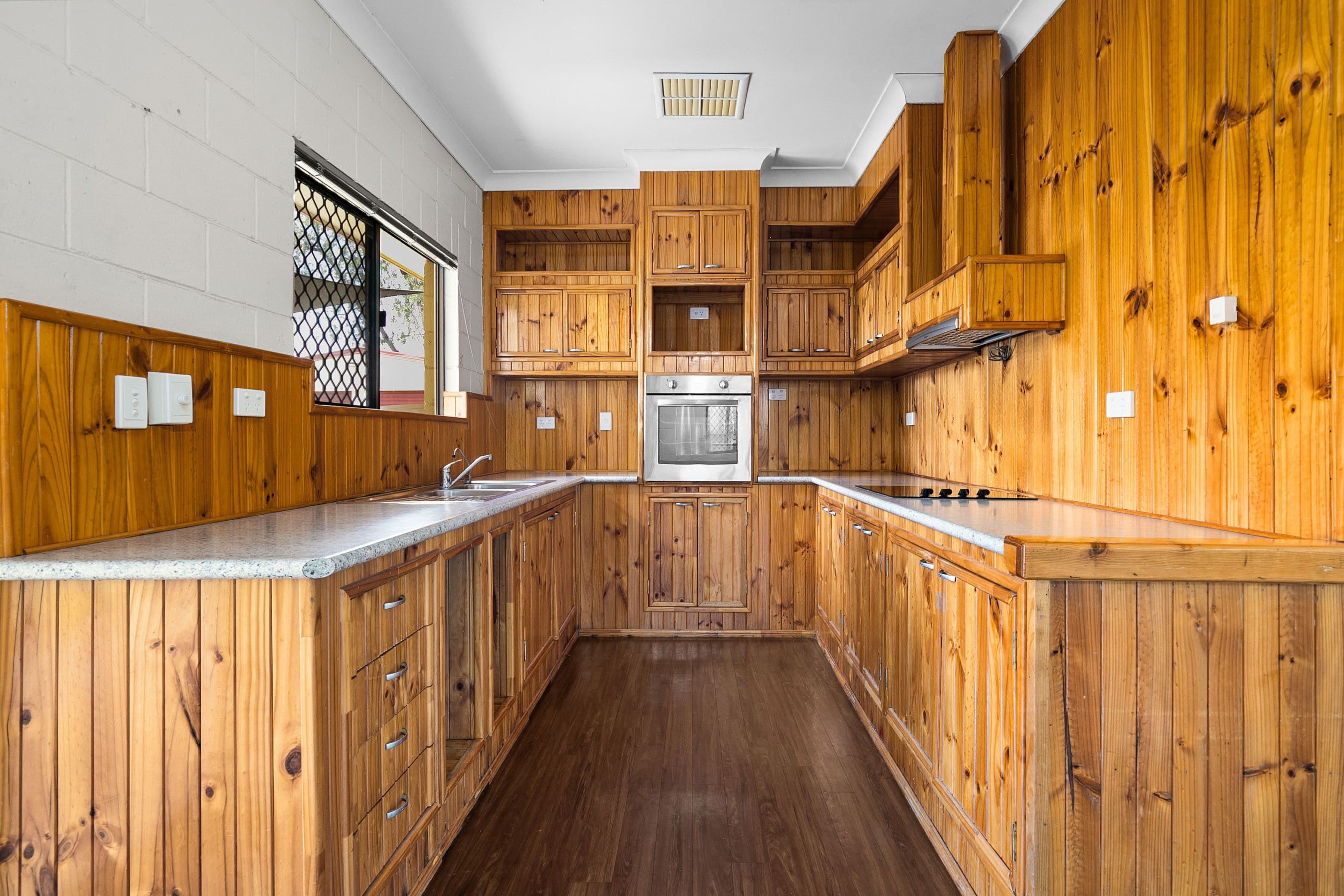 44 Colleen Avenue, Emerald QLD 4720, Emerald - Thumbnail 4