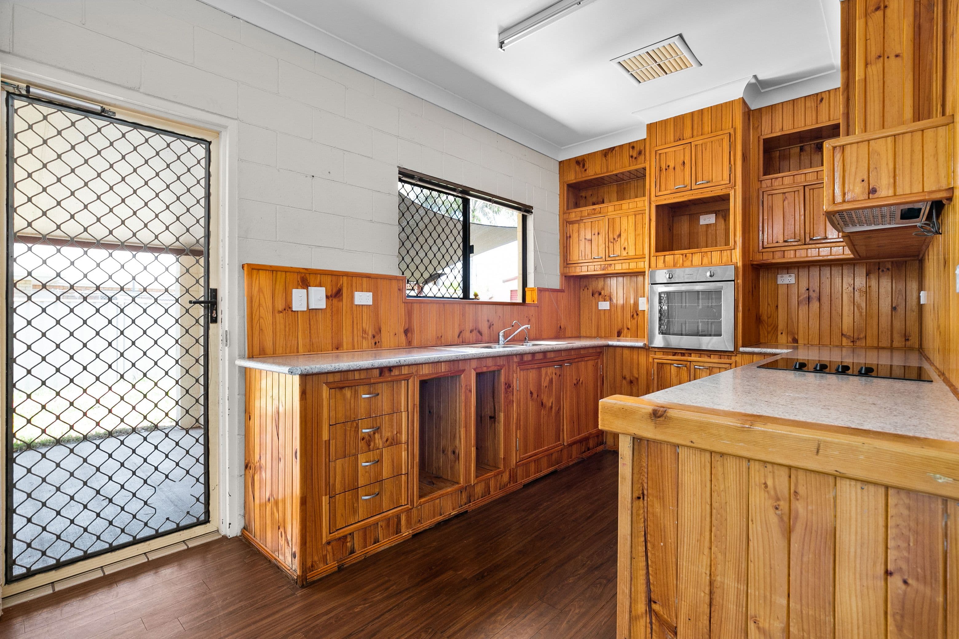 44 Colleen Avenue, Emerald QLD 4720, Emerald - Thumbnail 5