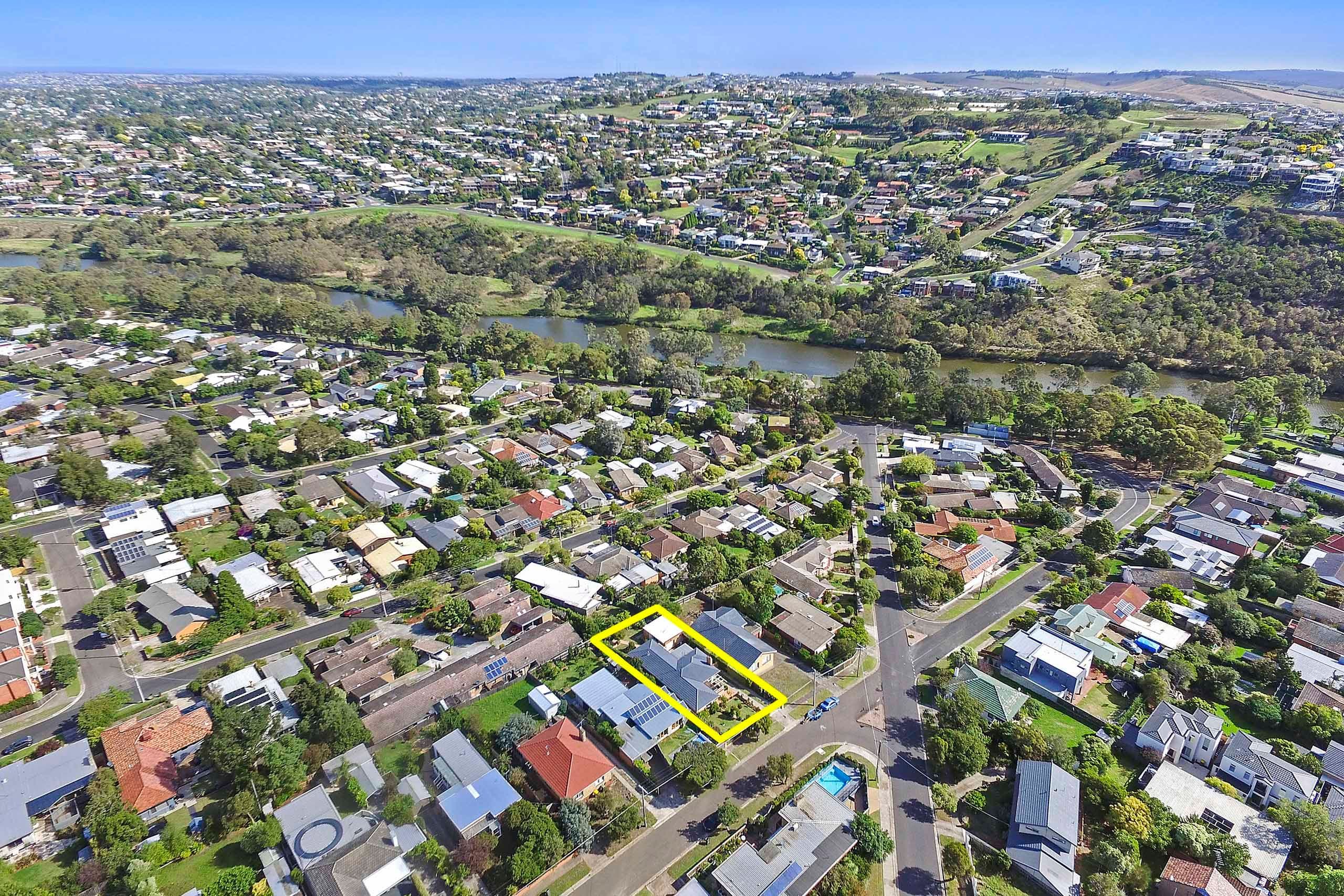 21 Ballater Avenue, Newtown VIC 3220, Newtown - Thumbnail 2