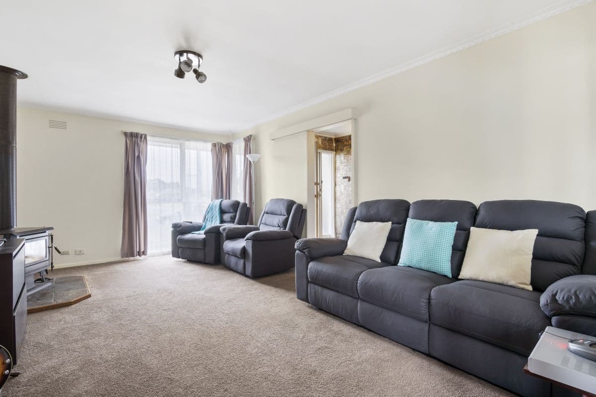 21 Sinns Avenue, Werribee VIC 3030, Werribee - Thumbnail 3