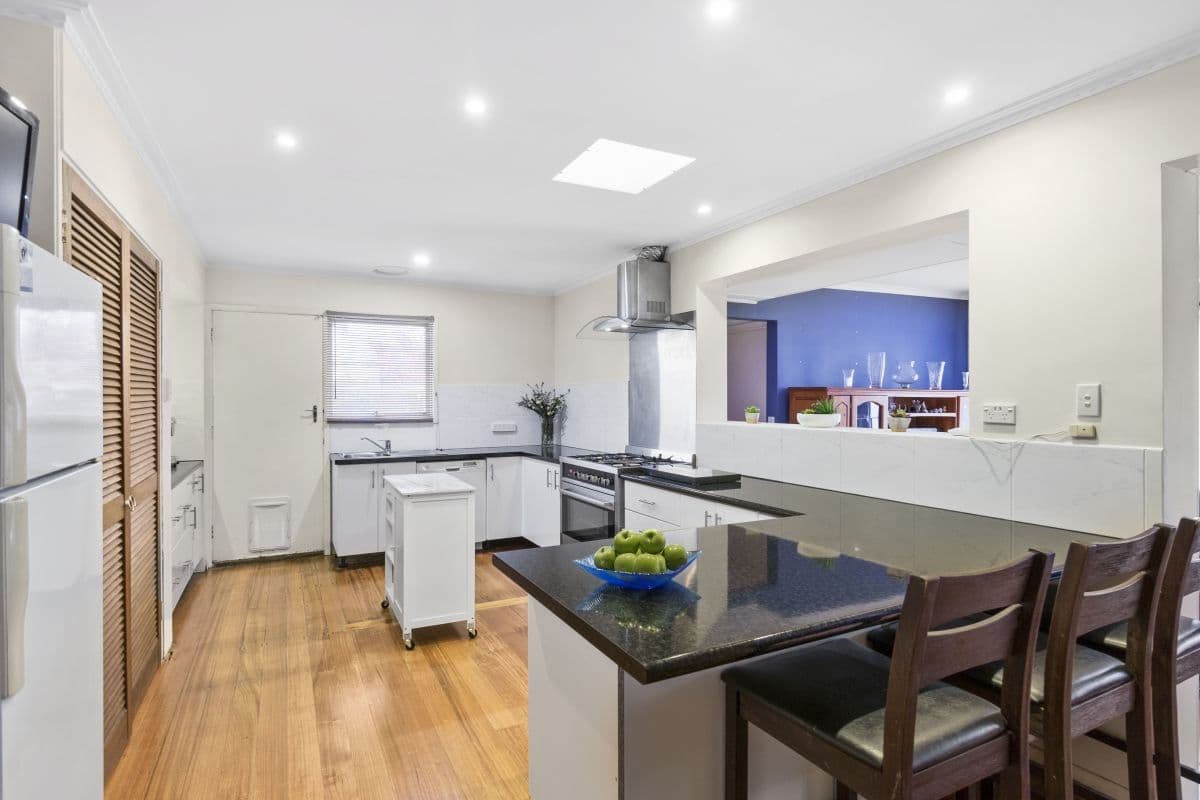 21 Sinns Avenue, Werribee VIC 3030, Werribee - Thumbnail 4