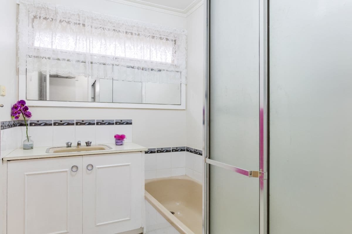 21 Sinns Avenue, Werribee VIC 3030, Werribee - Thumbnail 8