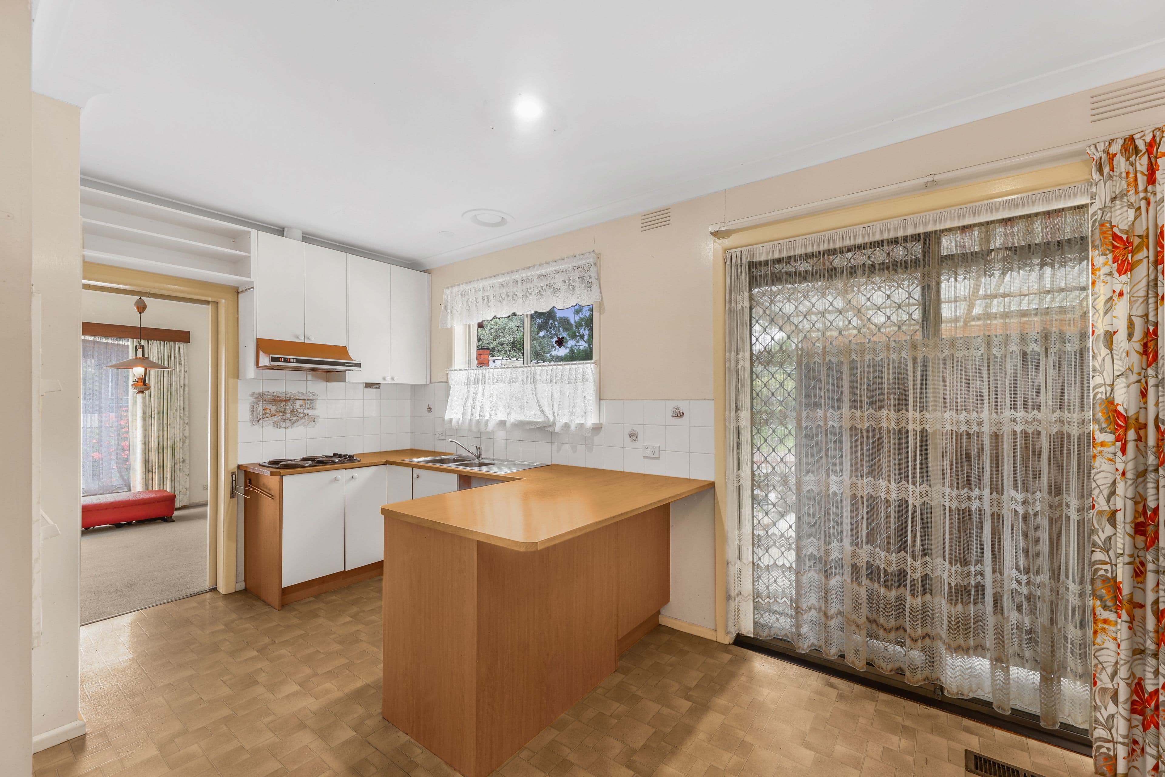 28 Juniper Road, Wantirna VIC 3152, Wantirna - Thumbnail 4