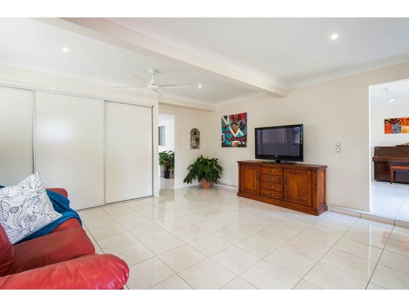 14 Frinton Street, WISHART QLD 4122, Wishart - Thumbnail 4