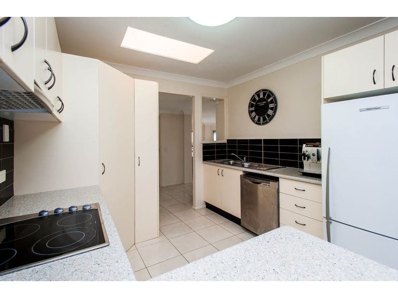 14 Frinton Street, WISHART QLD 4122, Wishart - Thumbnail 8