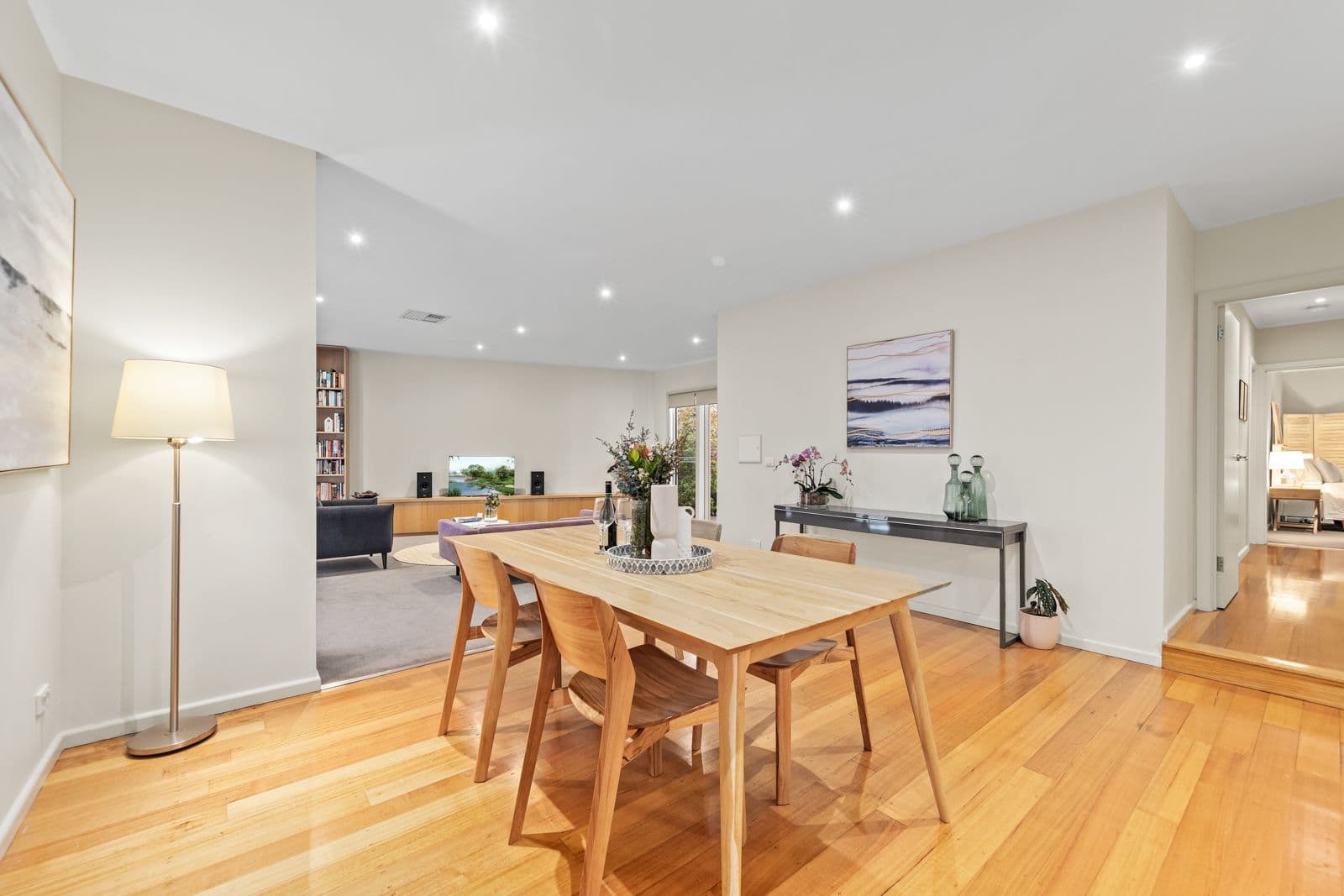 12 Roberts Avenue, Box Hill South VIC 3128, Box Hill South - Thumbnail 4